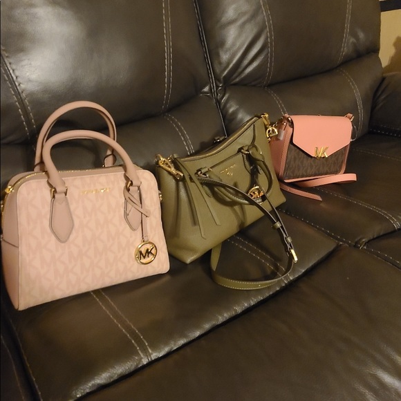 Michael kors pocket books - Picture 1 of 4